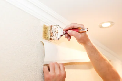 Pose de papier peint à Pers — revêtements muraux et toiles de verre
